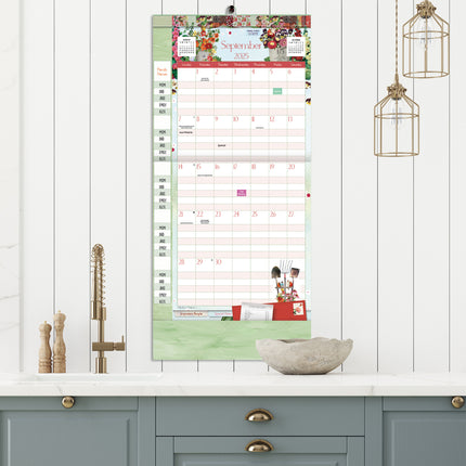 Wells st. by Lang Botanical Gardens Family Plan-It Wall Kalender (August 2025 - December 2026)